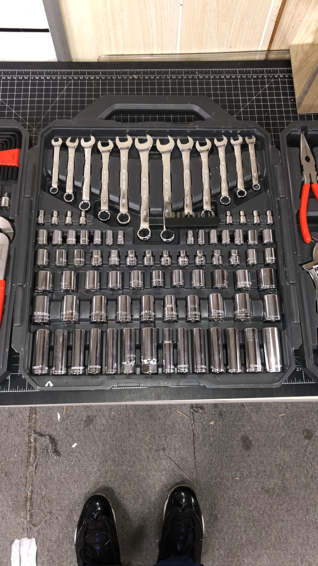 96091 Crescent 170pcs Mechanic Tool Set Standard & Metric 579220