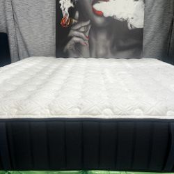 Stern & Foster 💖KING 💖MATTRESS AND 💖BOX SPRING 