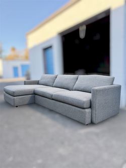 Crates & Barrel Lounge Deep Sectional Sofa Delivery Available