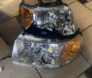 2003–2006 Ford Expedition Headlight 
