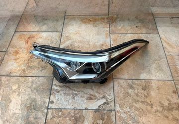 2017 - 2019 TOYOTA C-HR LH DRIVER SIDE HEADLIGHT OEM