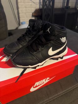 Kids Jordan cleats