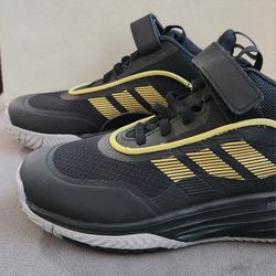 Light Motion by Adidas Youth Size 1