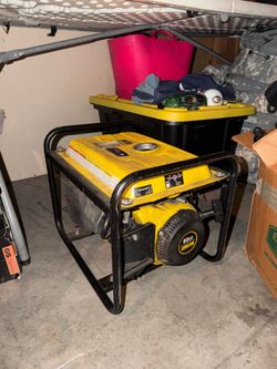 Champion 40151 1500W/1200W Portable Generator 120V 1.1 gal Yellow/Black