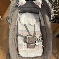 Music Baby Swings for Infants ， Electric Adjustable Rocking Chair with Remote Control，3-in-1 Adjustable backr