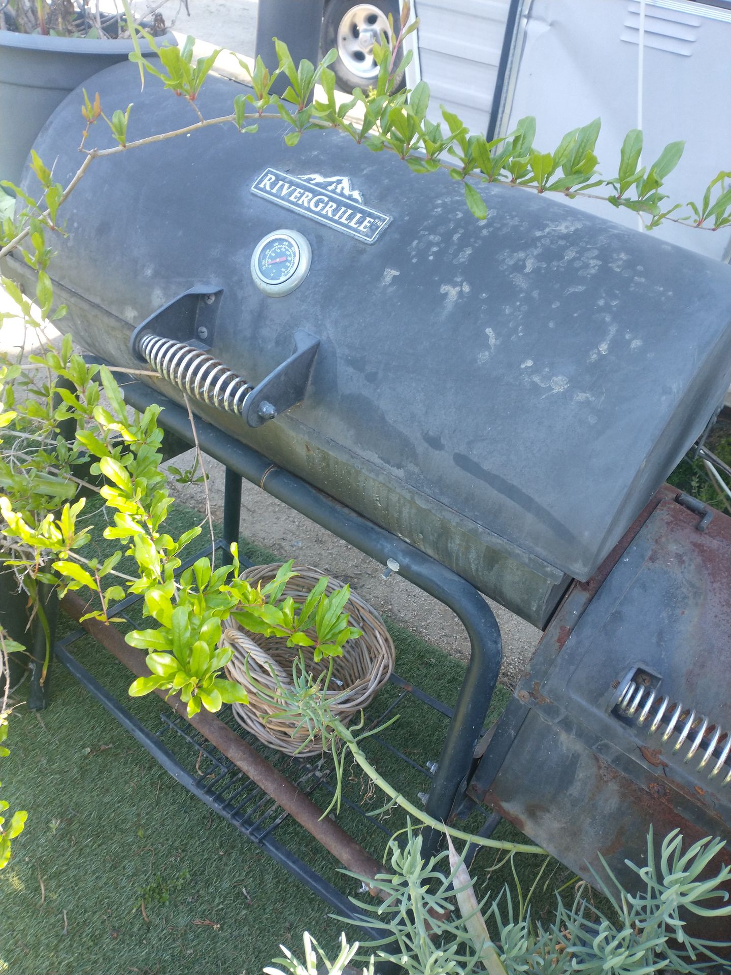 2 smokers...comes with