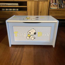 Baby Snoopy Toy Box