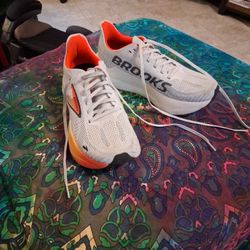 Brooks  Speed Vault Running  Shoes Size 8
