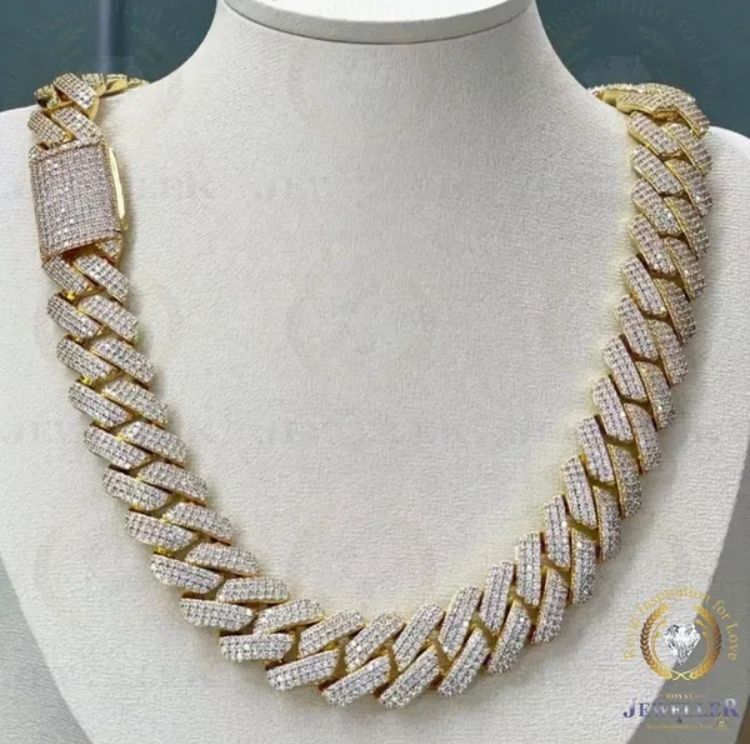 Gold Moisannite 20mm chain