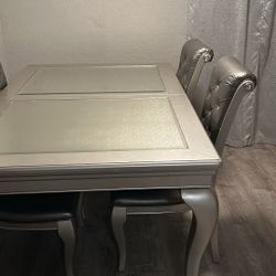Kitchen Table 120$ Cash
