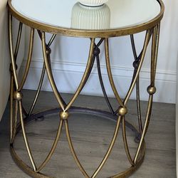 Accent table