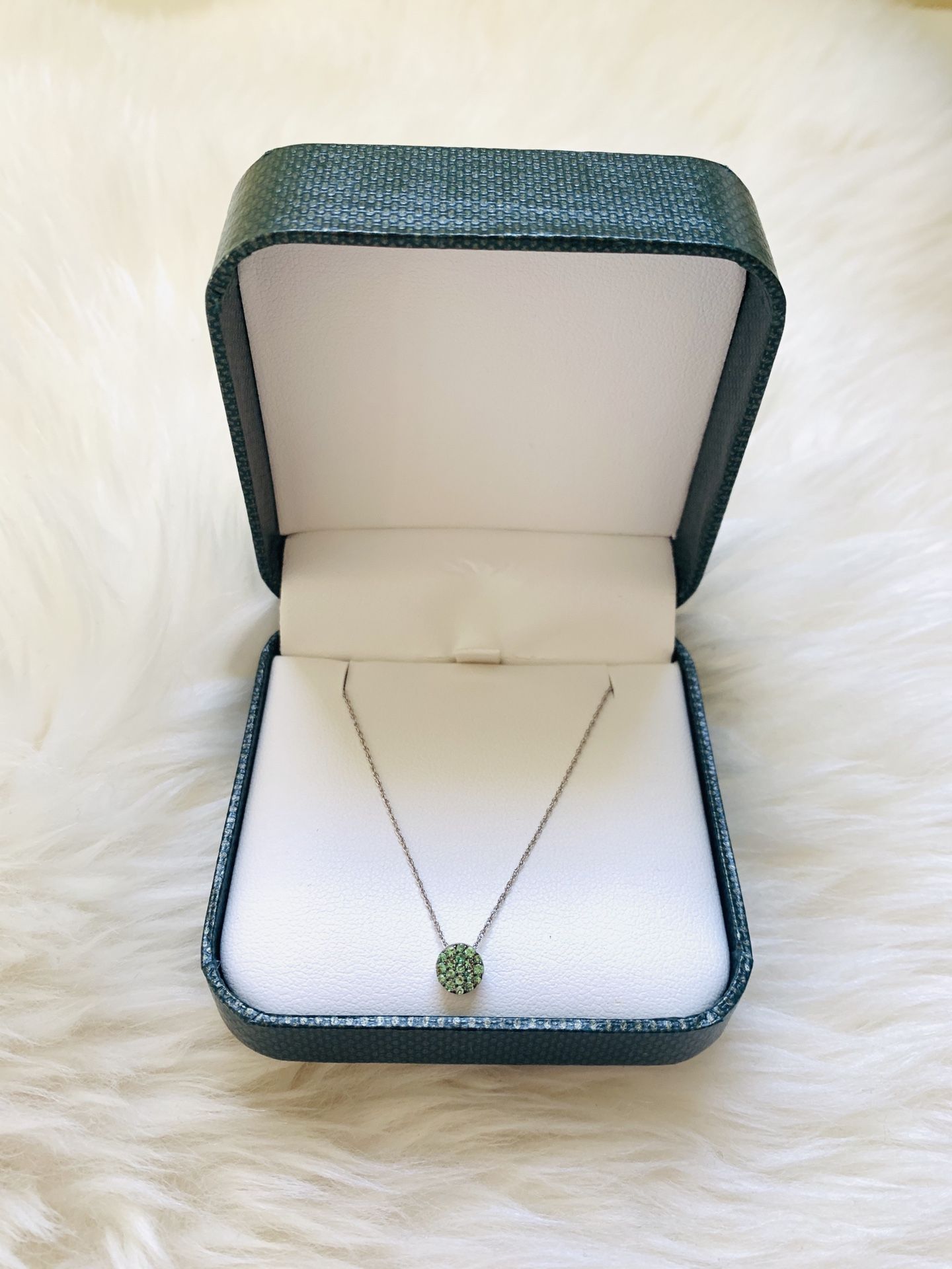 Necklace for Women Light Green Emerald