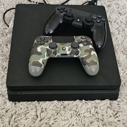 PS4 Slim + 2Controller 