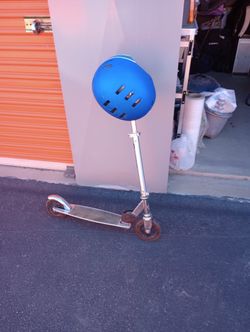 Razor Scooter/w Bell Helmet