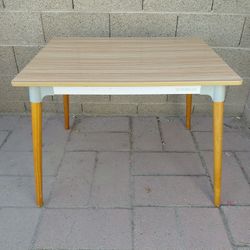 KIDKRAFT ARTS and CRAFTS CHILDRENS TABLE.
