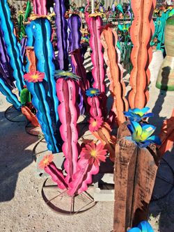 ✨ Statement Pieces for Your Garden – Pottery, Birdbaths & Metal Art