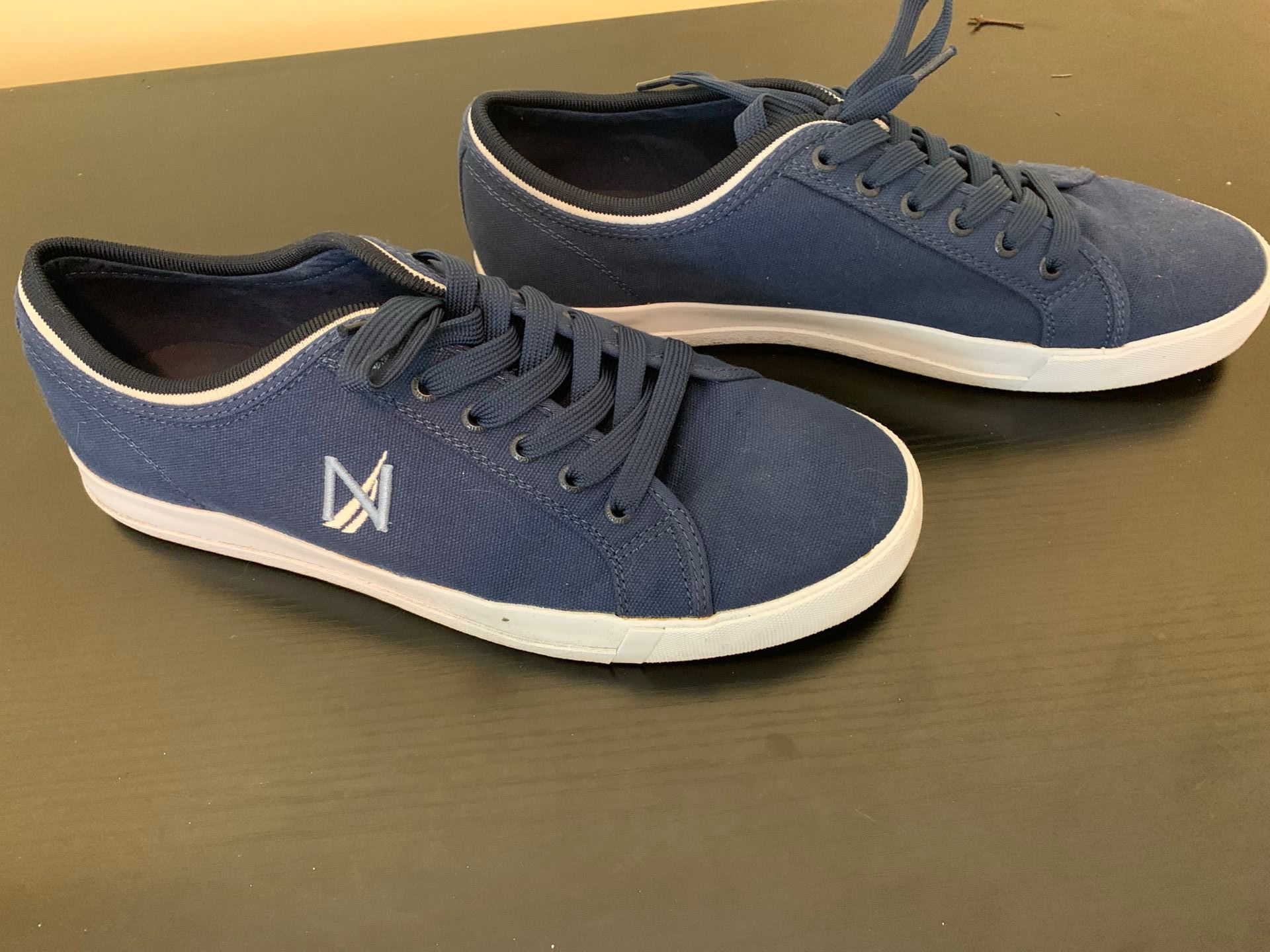 Men’s Nautica Brand Canvas Sneakers Size 12 In Blue W/ Accent Stripes