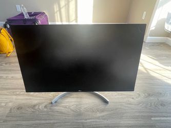 32 4K LG MONITOR