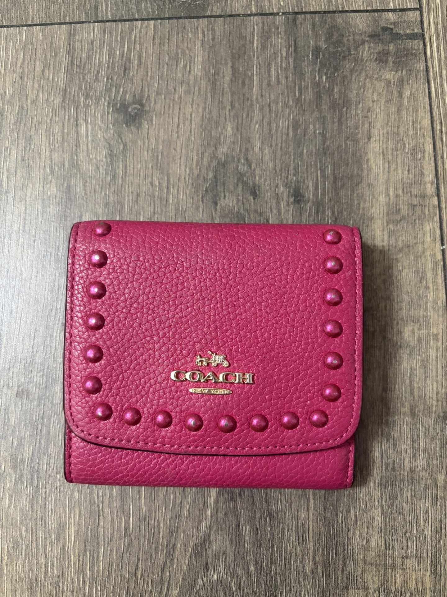 Coach Wallet Like-New!!
