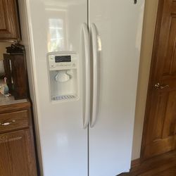 GE Side By Side Refrigerator