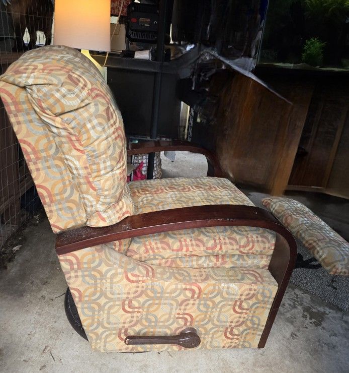 LAZY BOY ROCKER RECLINER SWIVEL