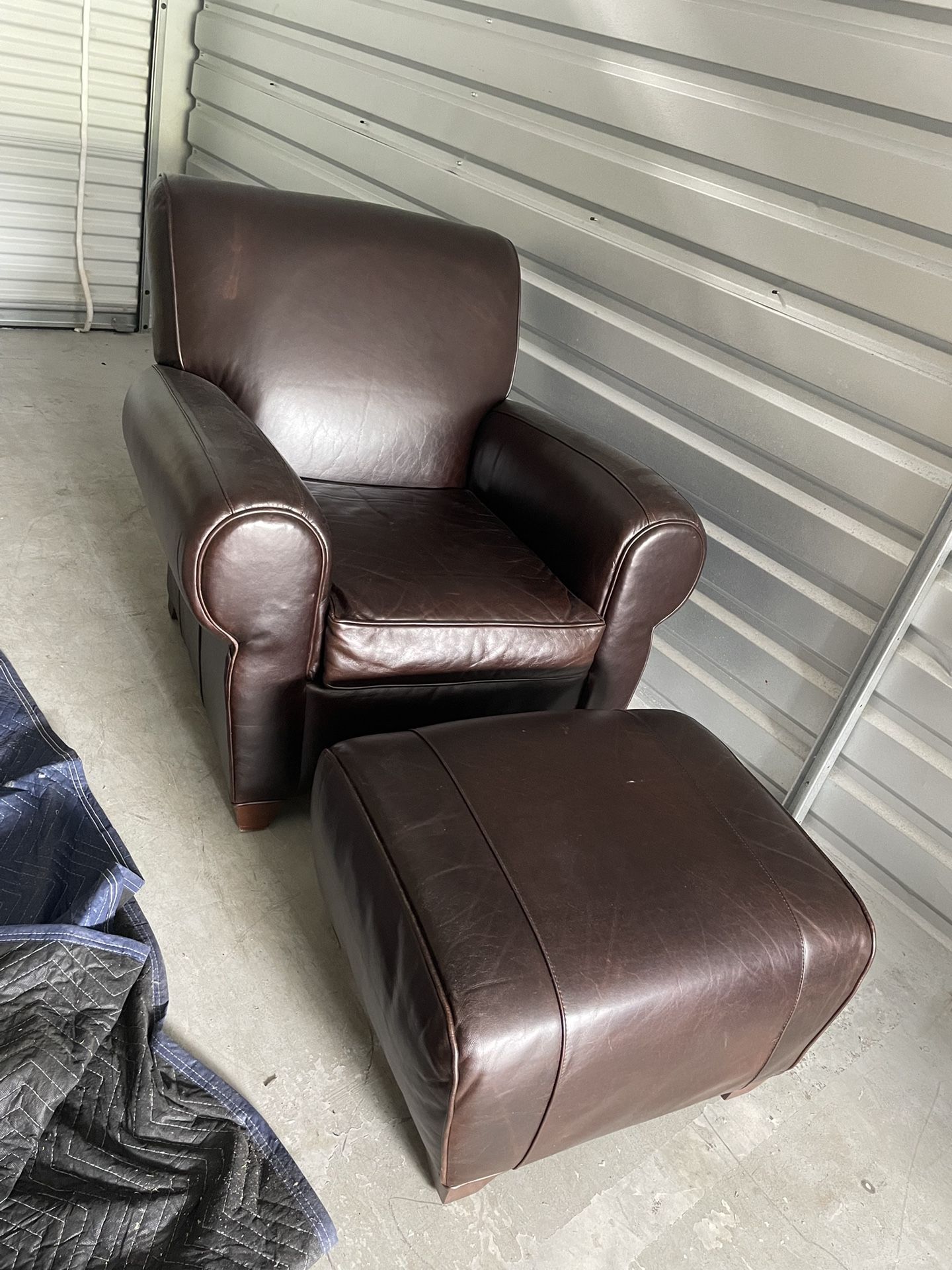 Pottery Barn Manhattan Roll Arm Chair Leather W/ Ottoman