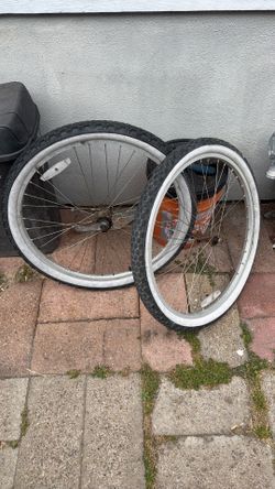 26” beach cruiser wheel set with tires $15