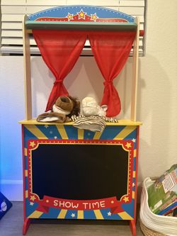 Kids Theatre and Market stand (2 in1) 2 handpuppets included