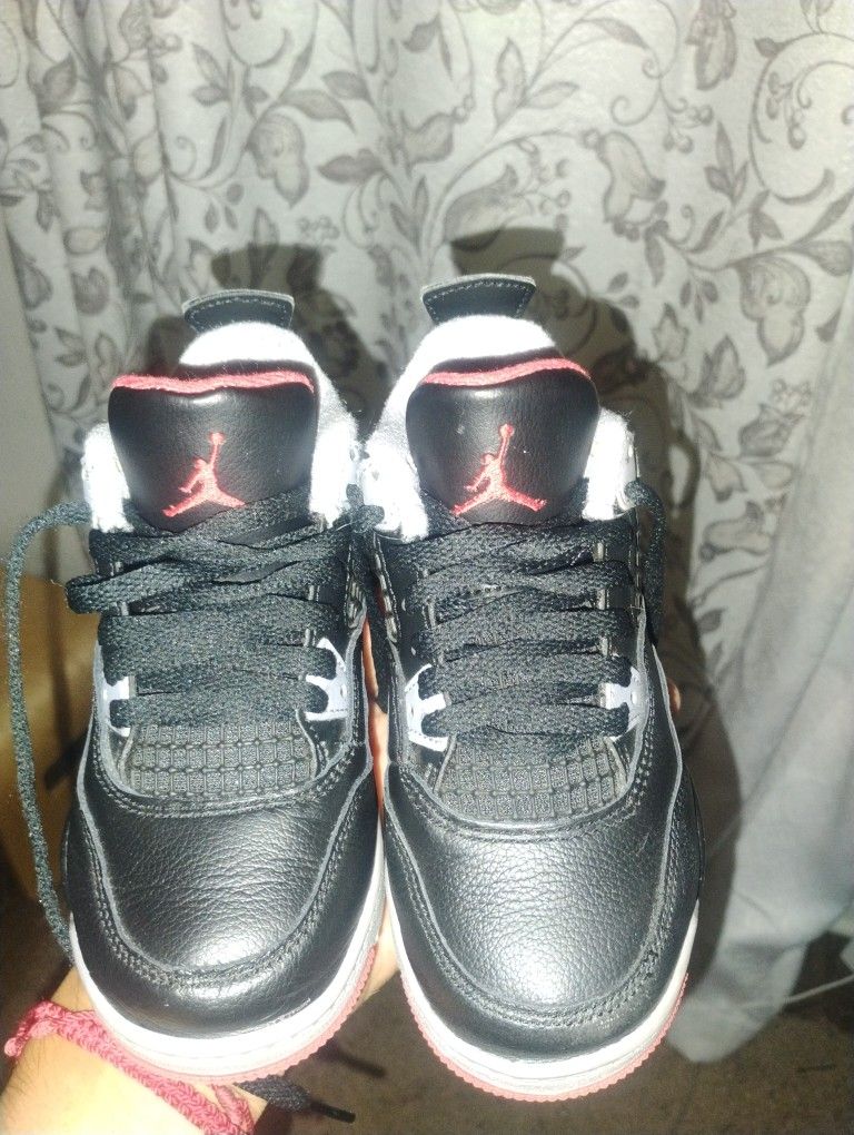 Jordan 4 Retro. 10.5 Kids