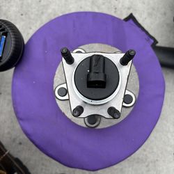 1 New Rear Wheel  Hub Bearing Fits Pontiac Chevrolet Saturn Aura 5 lug [Love Nugs [  with ABS.