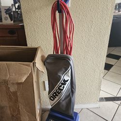 ORECK Commercial XL Vacuum cleaner, NEW
