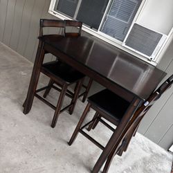 Table / Microwave 
