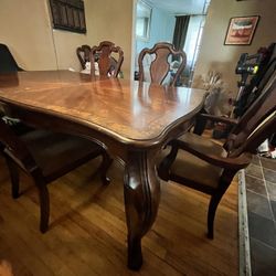 Dining Table w/ 6 Chairs + Insert
