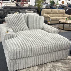 Premium Loveseat