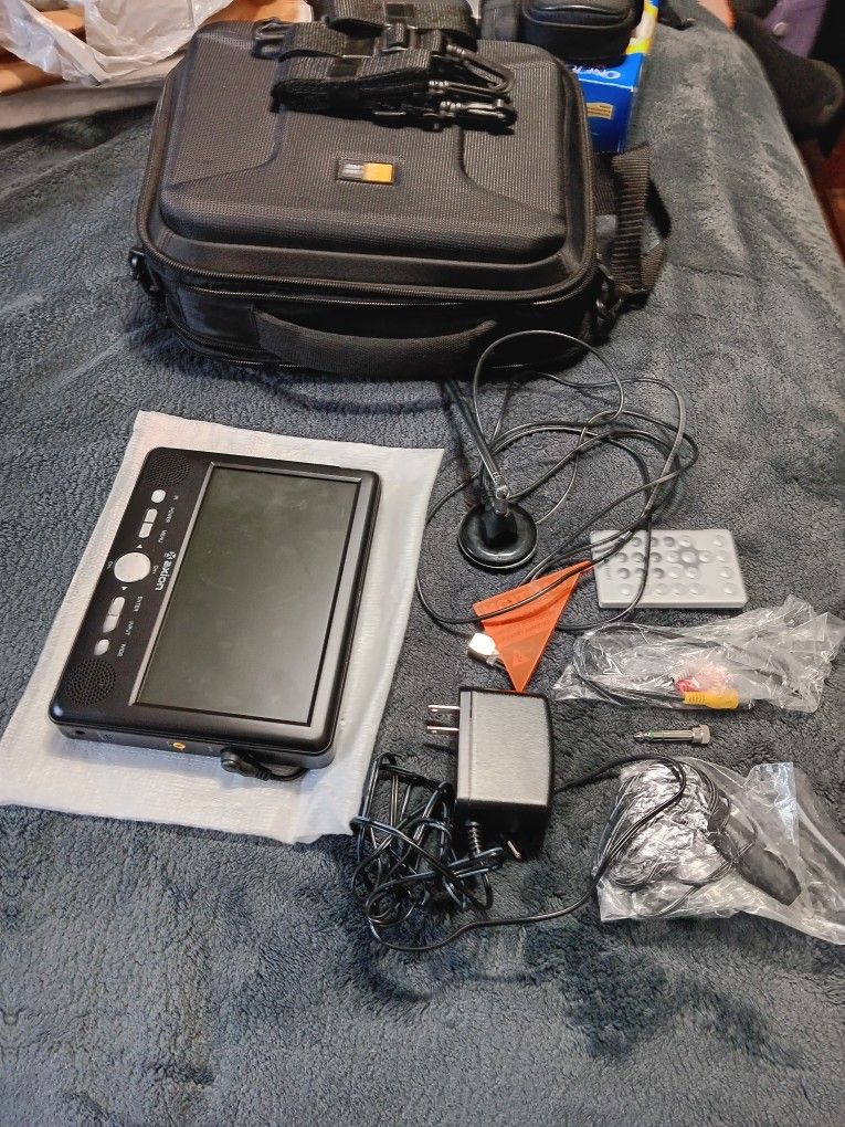 Axion 7 In Portable TV AXN-8701