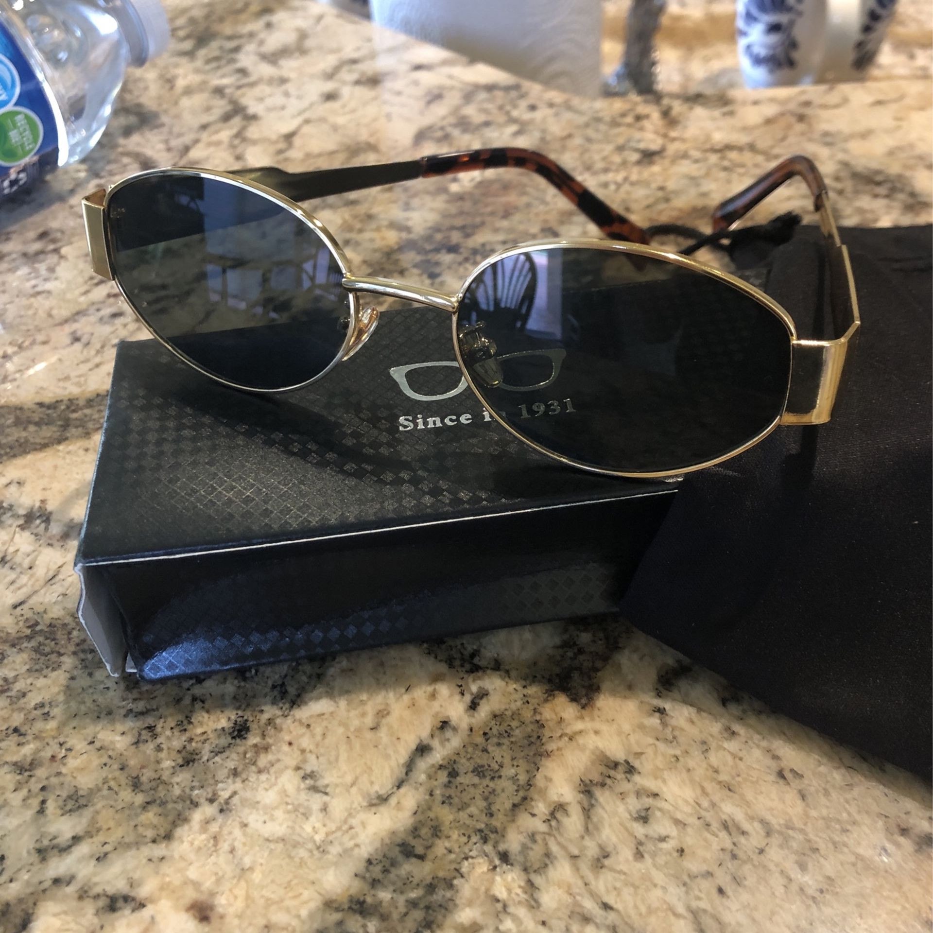 UnisexSunny In A Golden https://offerup.co/faYXKzQFnY?$deeplink_path=/redirect/