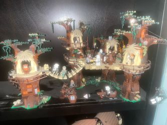 Ewok Village (Set 10236)