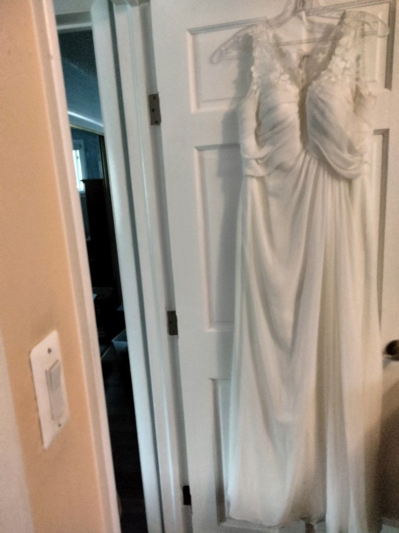 Ladies size 16 Symphony Venue wedding dress