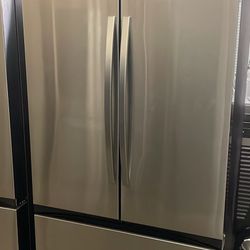 🔥 2023 Samsung 27 cu. ft. French Door Refrigerator 🔥