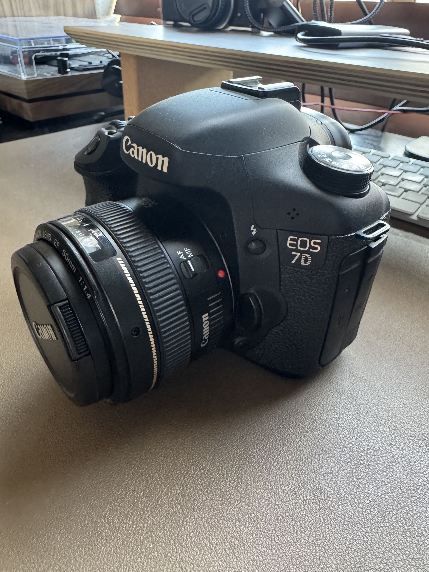 DSLR CAMERA Canon T3i