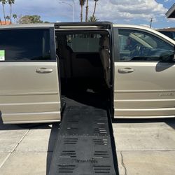 2016 Dodge Grand Caravan Handicap Van Must Sell 