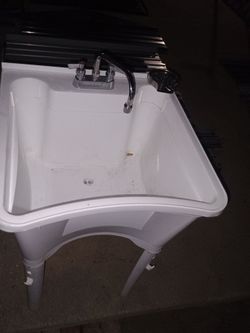 Outdoor laundry sink