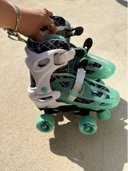 Roller Derby Mint Roller Skates