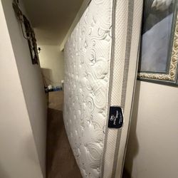 Serta Perfect Sleeper Cali King Size