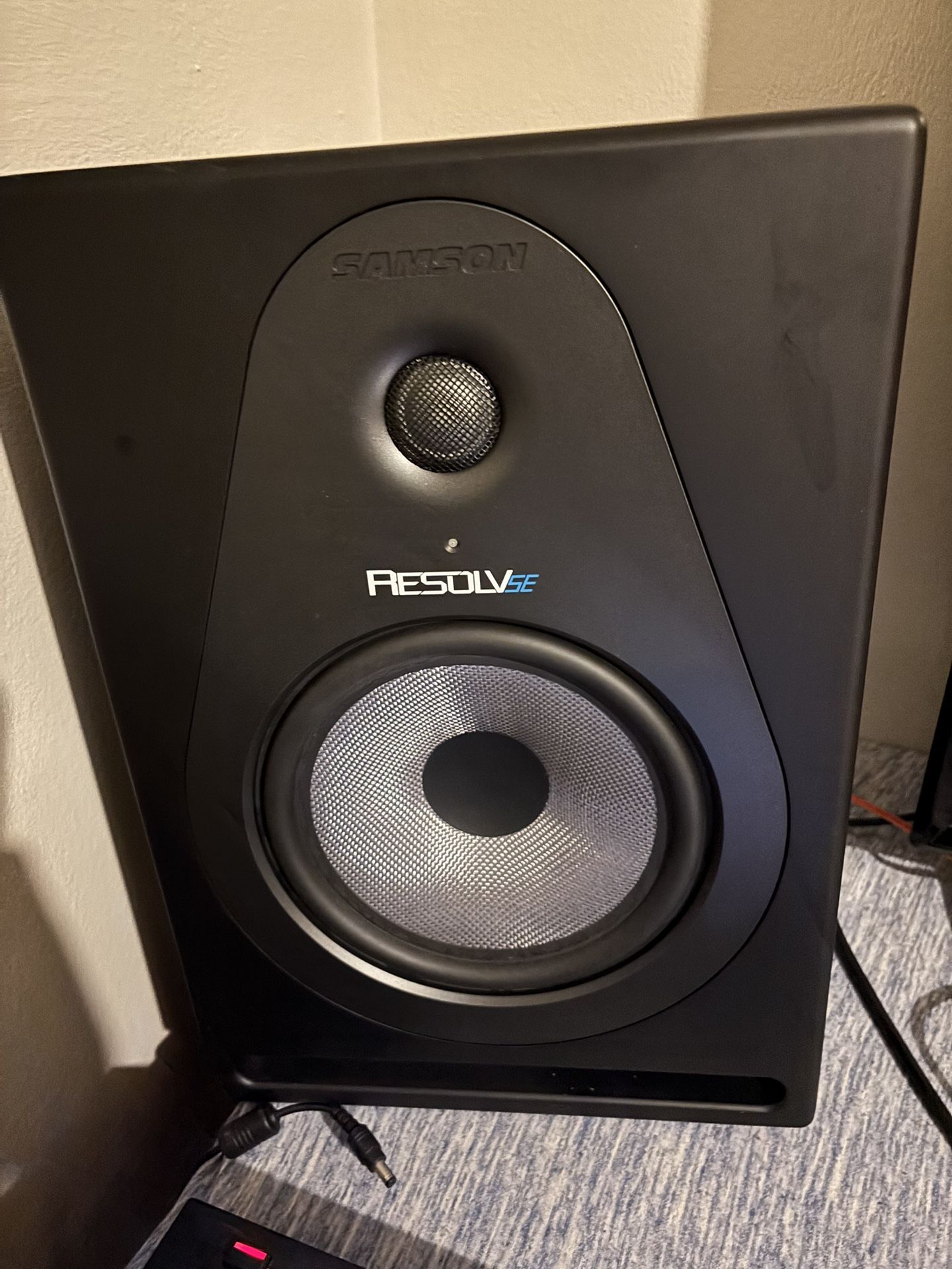 2 Resolve 8” Studio Monitors