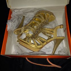 Gold Heels -Size 6