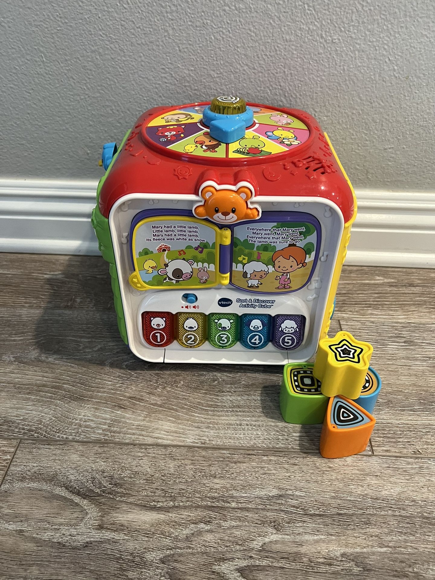 VTech Sort and Discover Activity Cube