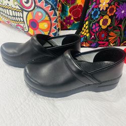 Dansko Women's Black Leather Shoes