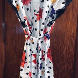 WOMENS LACE SLEEVE KIMONO STYLE LIGHT WEIGHT LINGERIE SIZE MEDIUM by DEENA OPEN BOX UNUSED ALL LABLES ATTACHED BRIGHT COLORS BLACK PIPPING