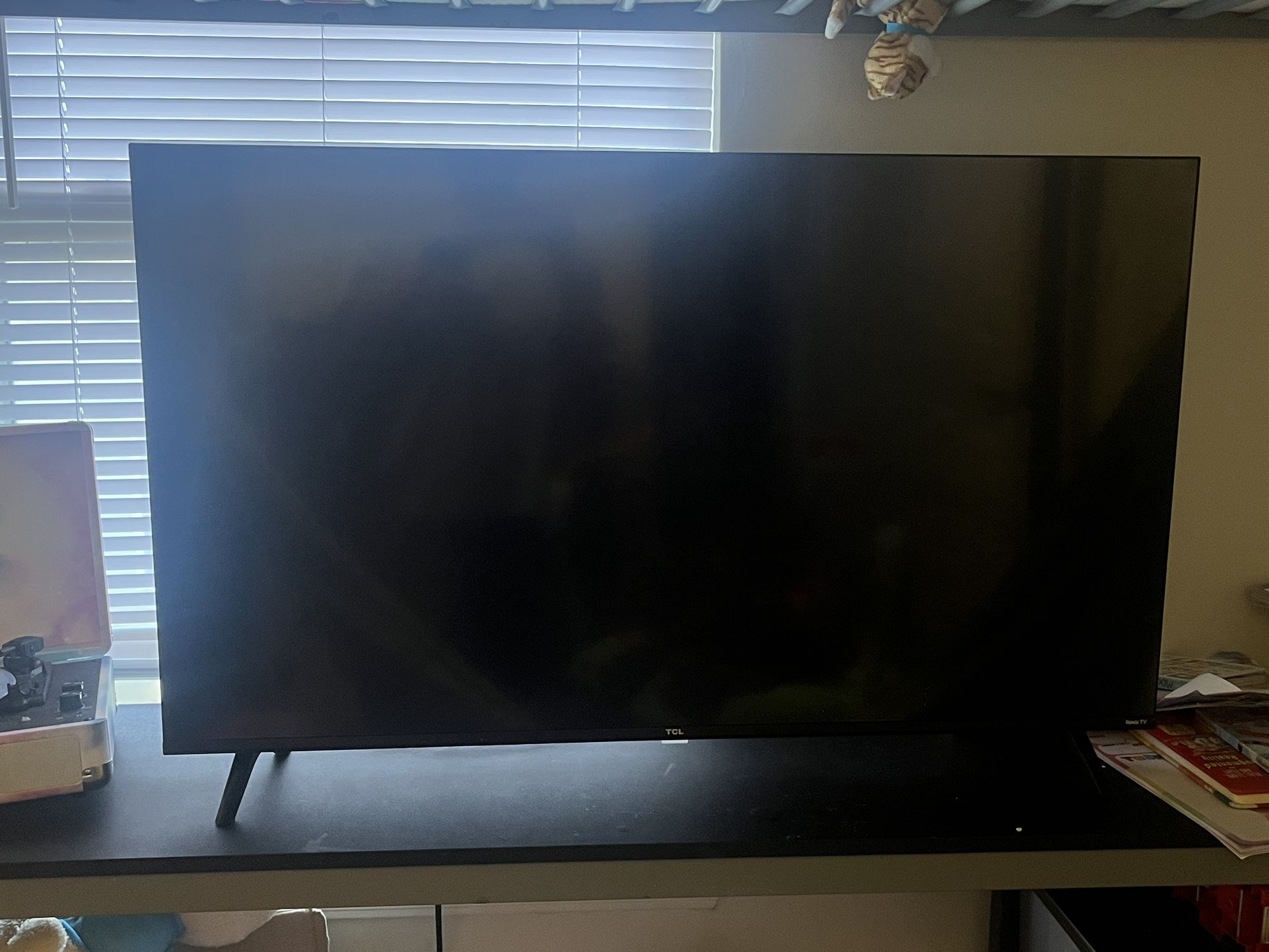 43” TCL/ROKU TV 4k 